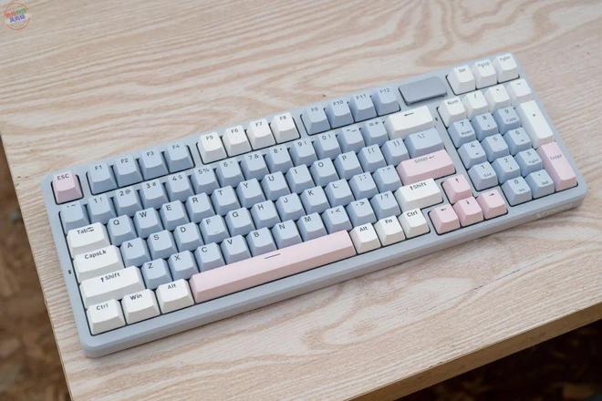 作游戏都顺手雷柏V700DIY-98体验新葡京娱乐场app支持热插拔还有小键盘工(图6) 作游戏都顺手雷柏V700DIY-98体验新葡京娱乐场app支持热插拔还有小键盘工(图6)