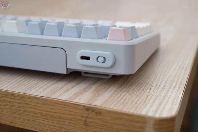 作游戏都顺手雷柏V700DIY-98体验新葡京娱乐场app支持热插拔还有小键盘工(图12)